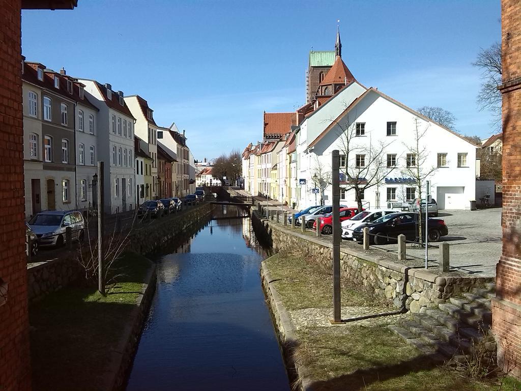 Wohnung Nikolaiblick Wismar Luaran gambar